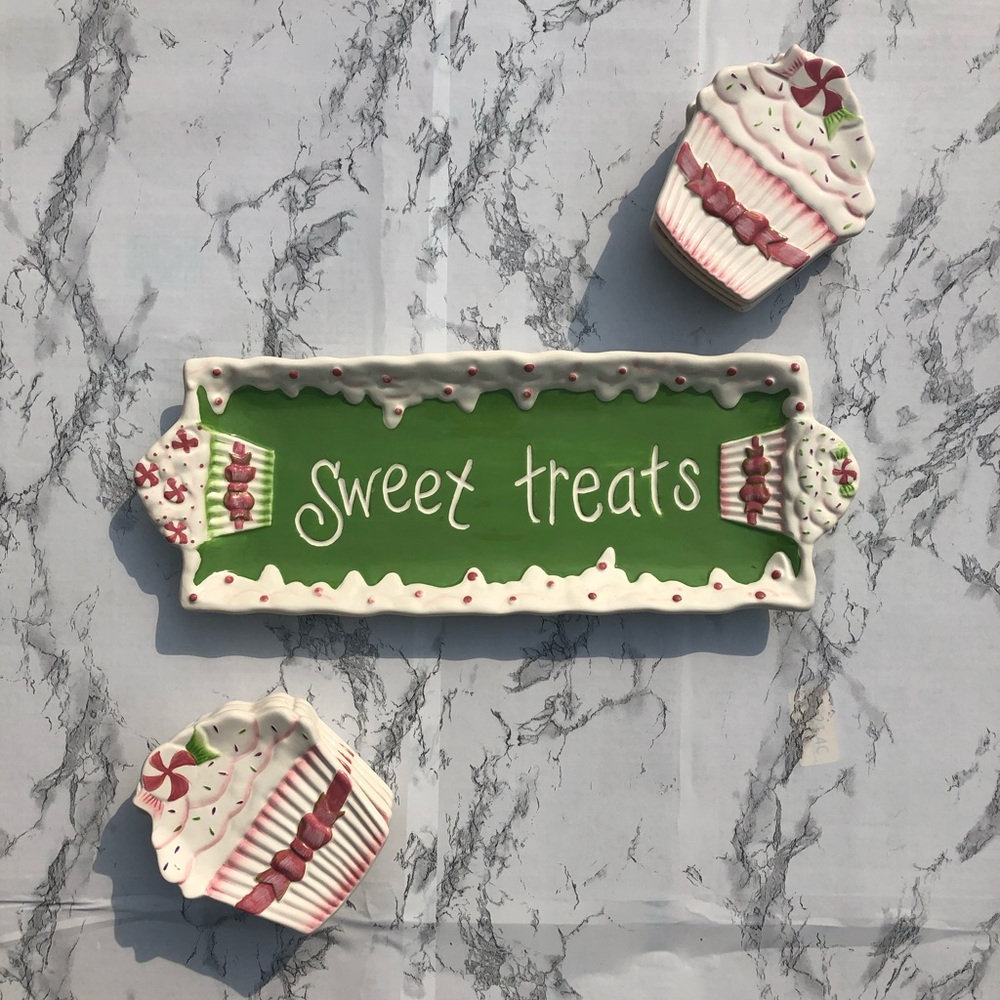 Deb Malewski Cupcake Dessert Tray Set